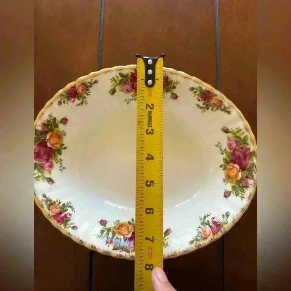 Vintage Royal Albert china set - Picture 10 of 13